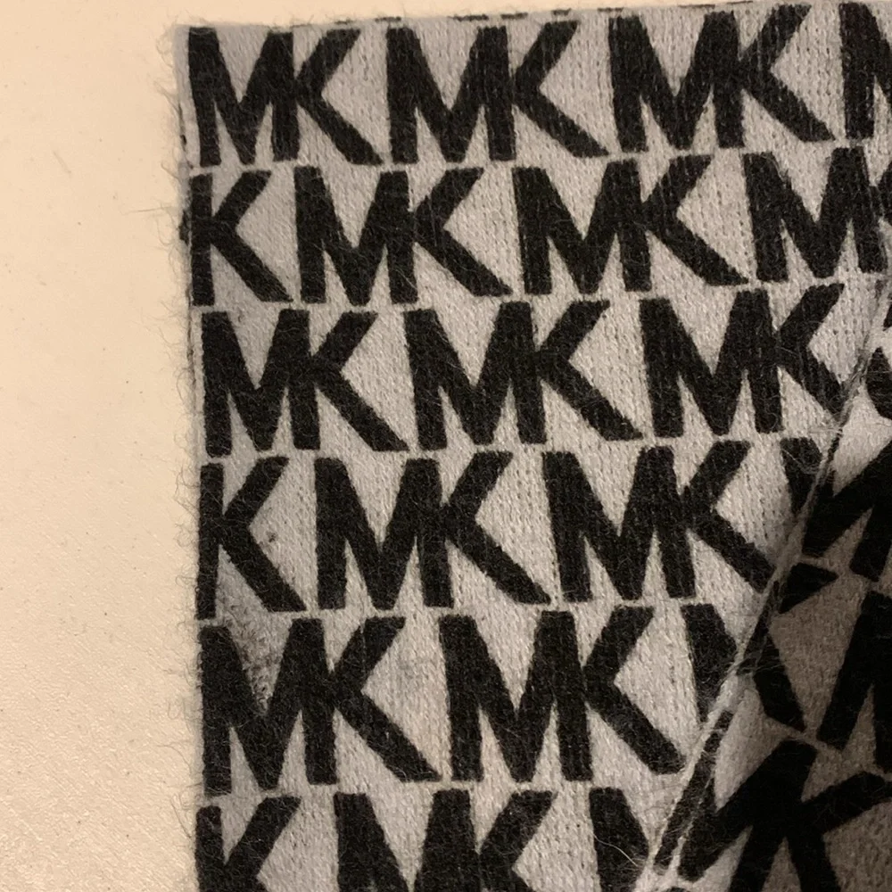 MICHAEL Michael Kors 100% acrylic